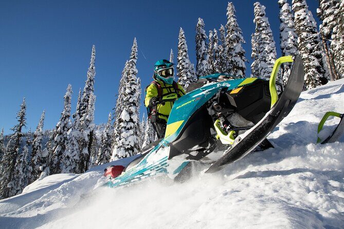 Snowmobile Safari through Lappish Forest from Rovaniemi - The snowmobile briefing: Safety first, then you get to enjoy it