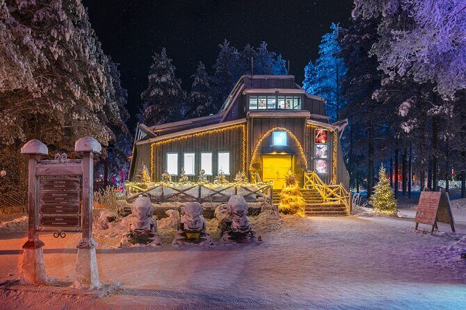 Snowmobile Safari to Search for the Northern Lights - Why Aurora Hunting by Snowmobile Makes Sense in Rovaniemi
