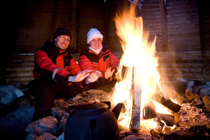 Snowmobiles and Huskies - Snowmobile riding in Rovaniemi: short ride, real momentum
