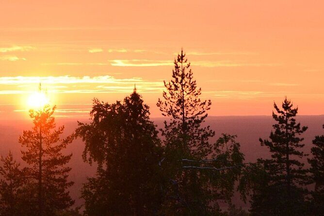 Sunset at the Arctic Circle - How the timing works: about 5 hours, one core stop