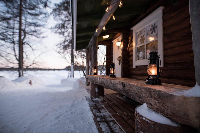 Traditional Lappish evening in the wilderness with dinner - Pickup in Rovaniemi: the drive that sets the tone