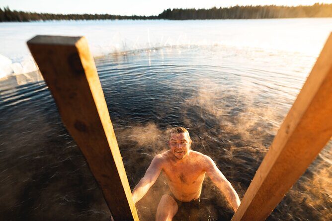 Traditional Lappish evening in the wilderness with dinner - Dinner in the Lapland log cabin: smoked salmon and real warmth